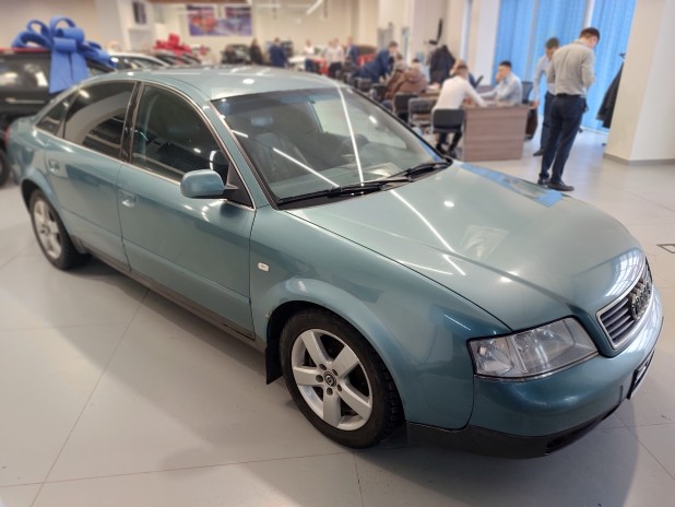 Автомобиль Audi, A6, 2005 года, МТ, пробег 180000 км