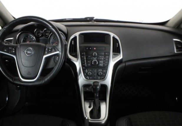 Автомобиль Opel, Astra, 2013 года, AT, пробег 88000 км