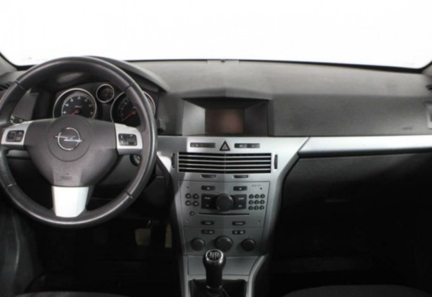 Автомобиль Opel, Astra, 2012 года, МТ, пробег 104996 км