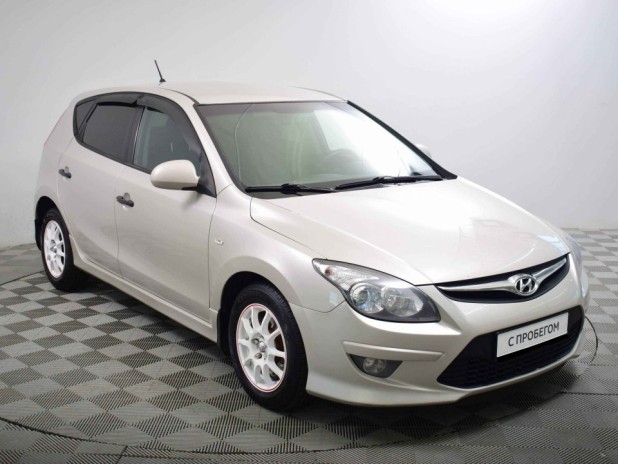 Автомобиль Hyundai, i30, 2010 года, МТ, пробег 105664 км