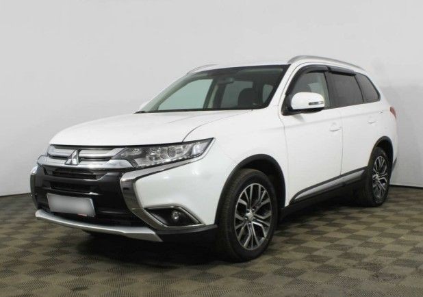 Автомобиль Mitsubishi, Outlander, 2015 года, Вариатор, пробег 56000 км