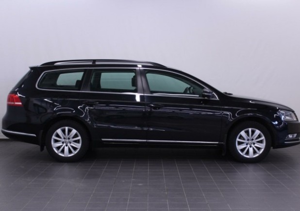 Автомобиль Volkswagen, Passat, 2012 года, Робот, пробег 180644 км