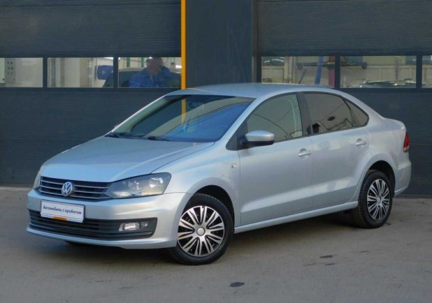 Автомобиль Volkswagen, Polo, 2015 года, AT, пробег 59600 км