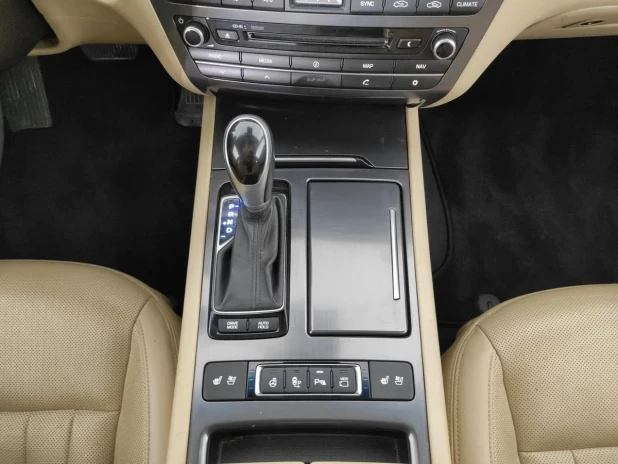 Автомобиль Hyundai, Genesis, 2014 года, AT, пробег 99367 км