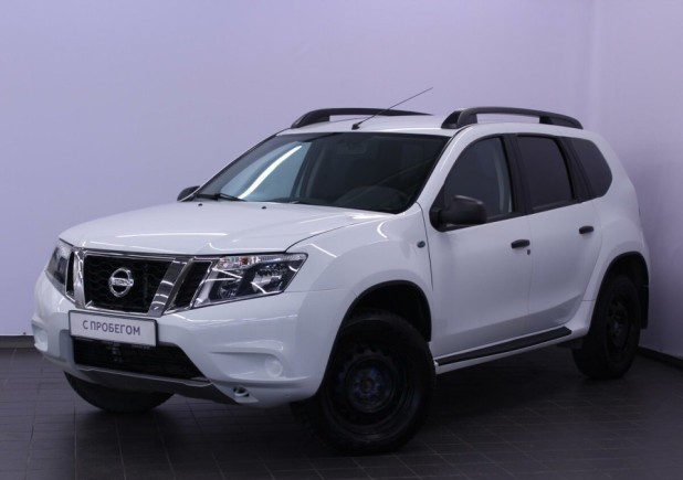 Автомобиль Nissan, Terrano, 2015 года, МТ, пробег 64204 км